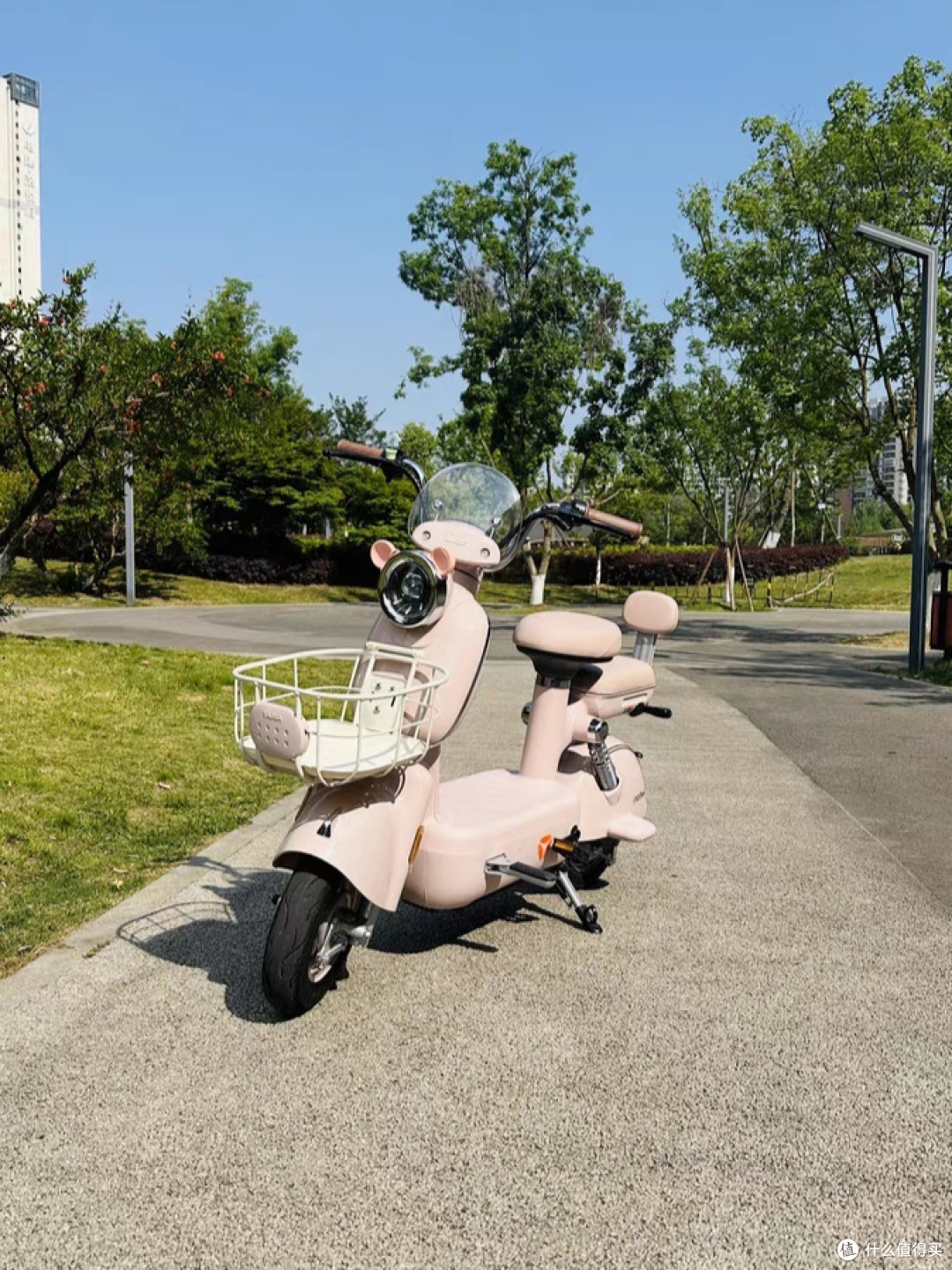 浪漫的粉色电动车,可盐可甜的通勤代步工具。