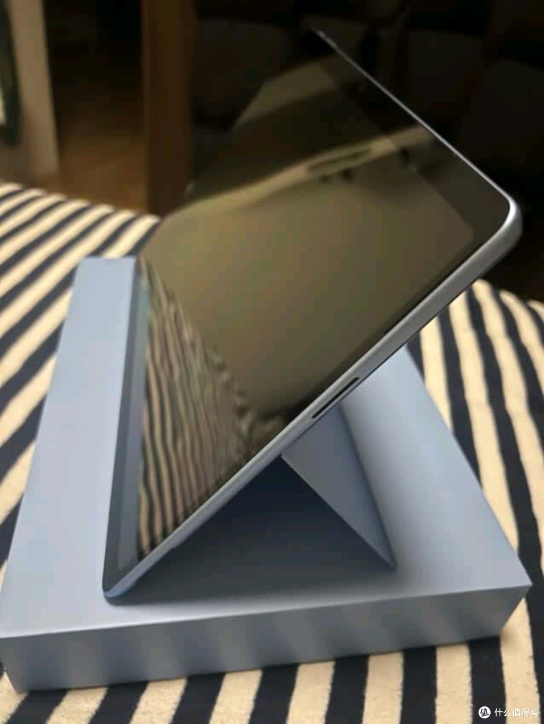 微软Surface Pro第11版：国家补贴20%，二合一AI PC新典范