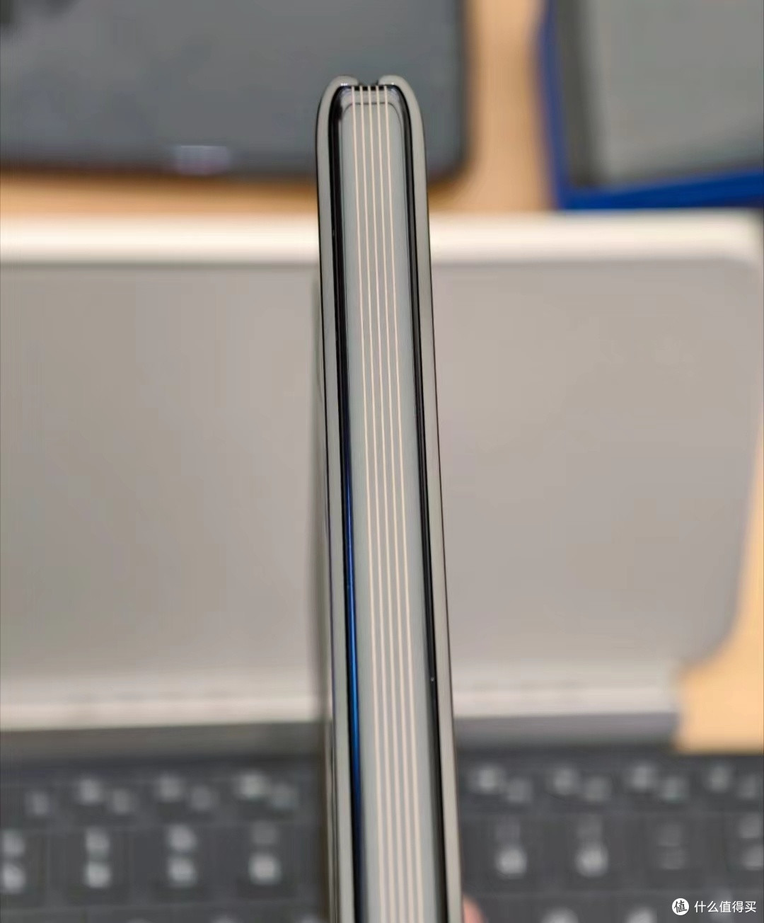 23999 元起的华为 MateBook Fold:是高端生产力,还是高端溢价?