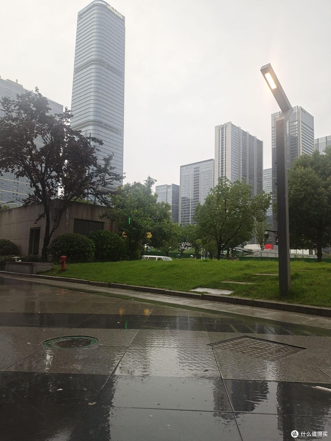 梅雨季空气健康难题,新颐空气魔硅来破局