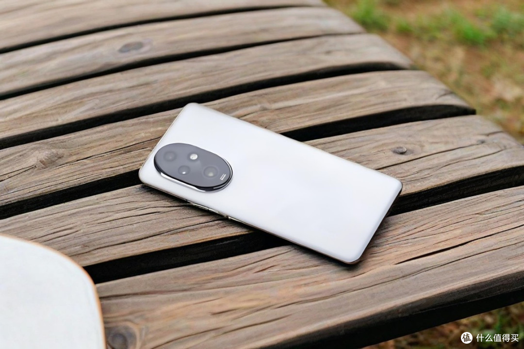 荣耀加速清仓了,5000万三主摄+512GB,跌至1399元