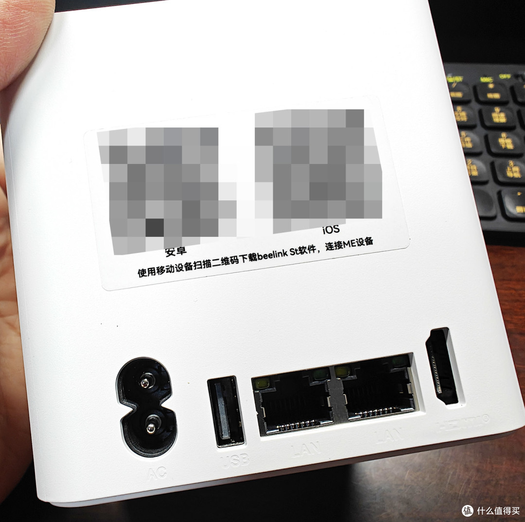 巴掌大小却能插六个固态硬盘的零刻ME mini,居然还能当NAS用