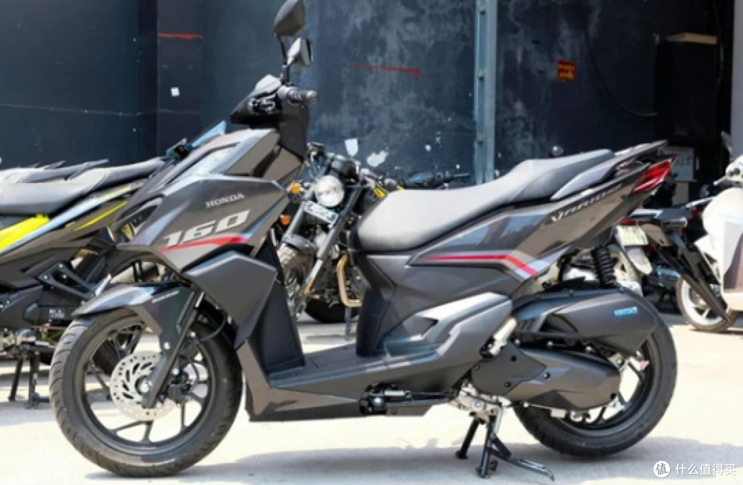 本田Vario 150 入门级踏板摩托车