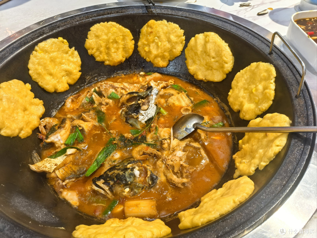 地锅鱼:铁锅与鲜鱼的“激情碰撞”
