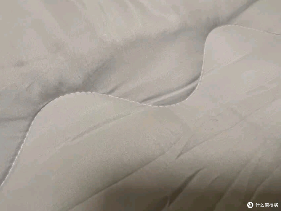 京东京造四季云柔床褥:100%原生羽丝绒,打造A类睡眠新体验