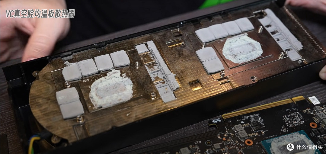 单卡双芯48GB intel Arc Pro B60 Dual Turbo专业卡规格详解