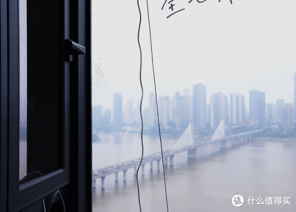 270度一线江景的守护,还得是科沃斯窗宝W2S