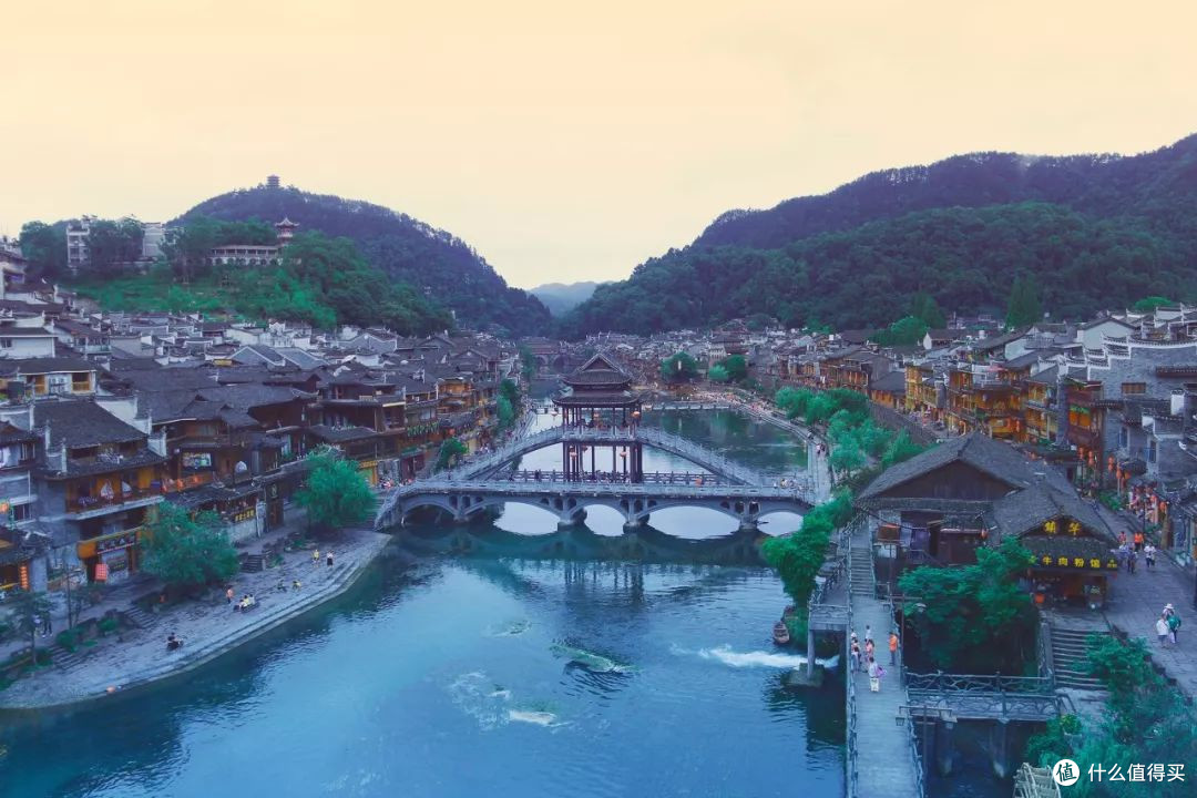一年狂卖6亿份!这道“土掉渣”的菜,让北上广白领排队3小时疯抢