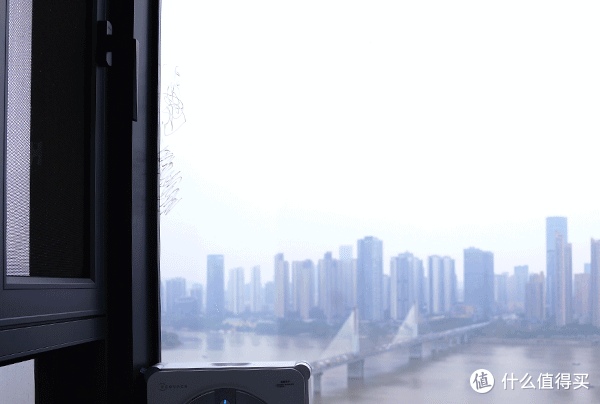 270度一线江景的守护,还得是科沃斯窗宝W2S