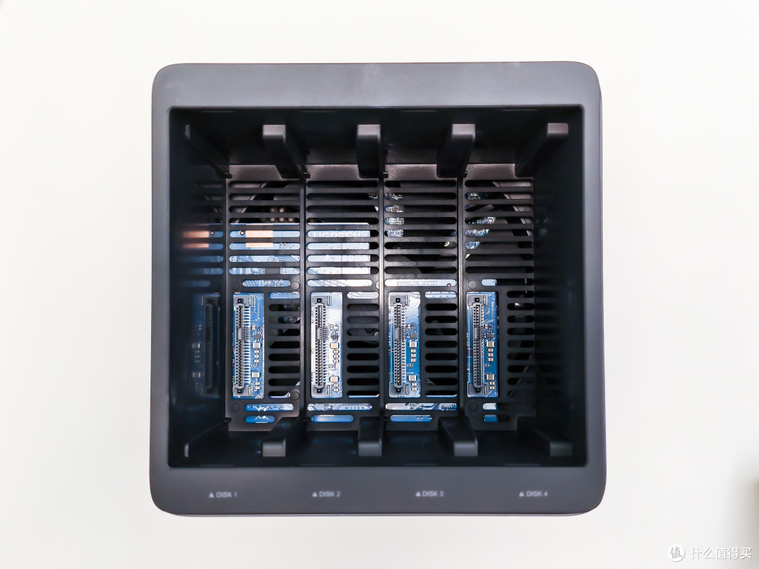 数码小白也能玩转NAS,绿联DH4300 Plus巨好用!