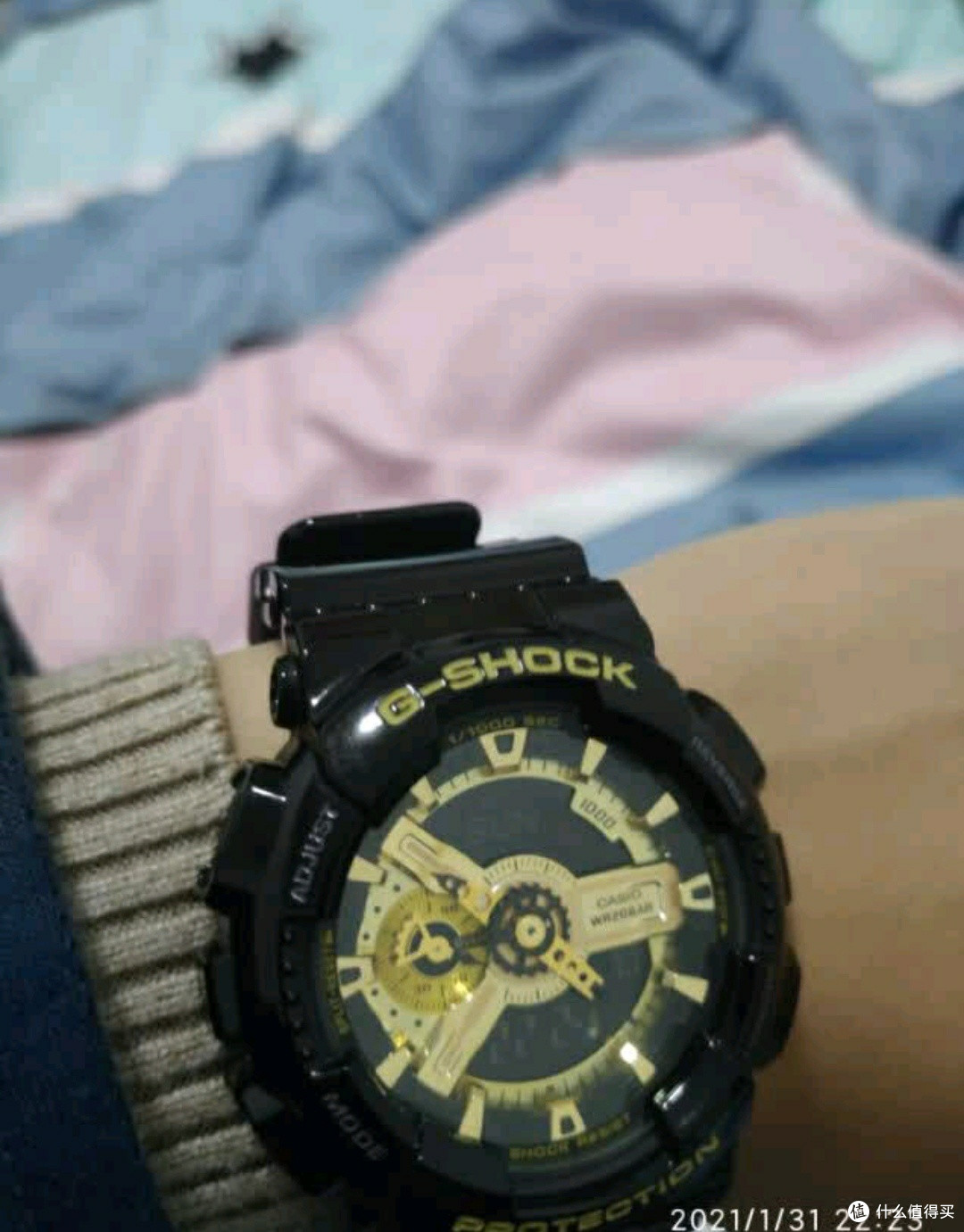 卡西欧G-Shock系列黑金手表