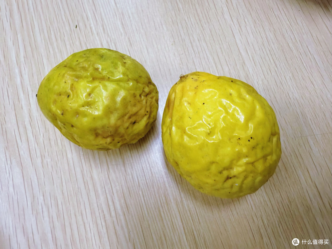 两款黄色水果推荐：人参果与百香果