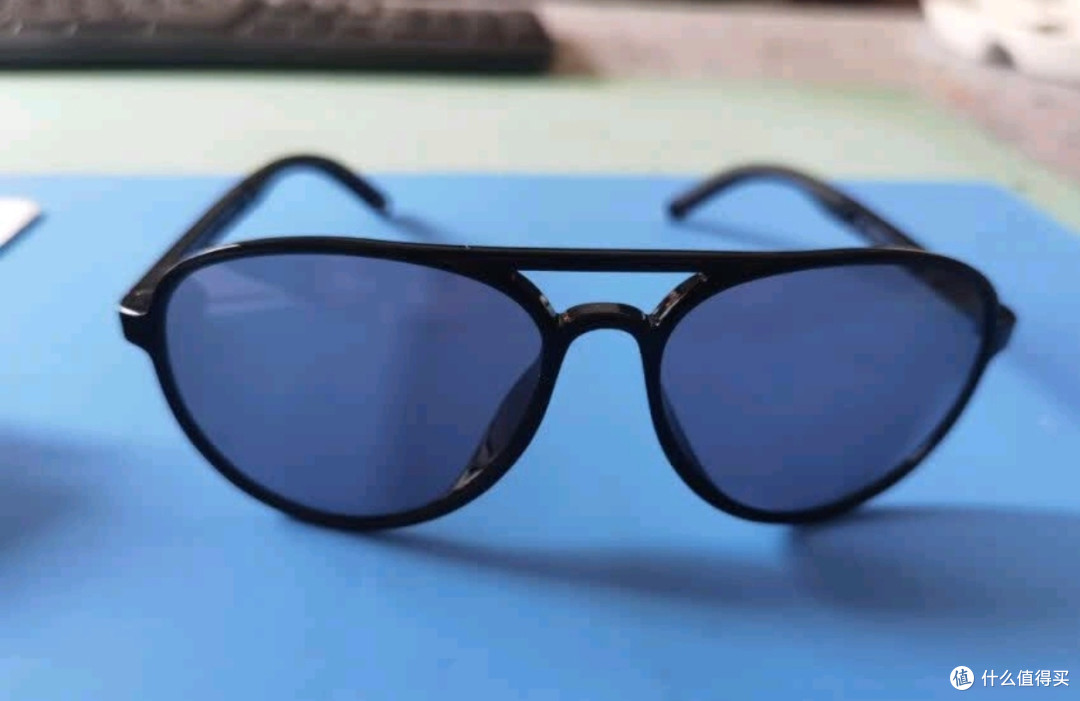 迪卡侬太阳镜防护与舒适兼备