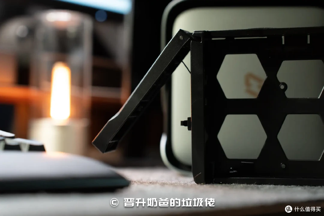 软硬实力全面提升，极空间AI NAS新品Z4Pro+，家庭记忆时光机