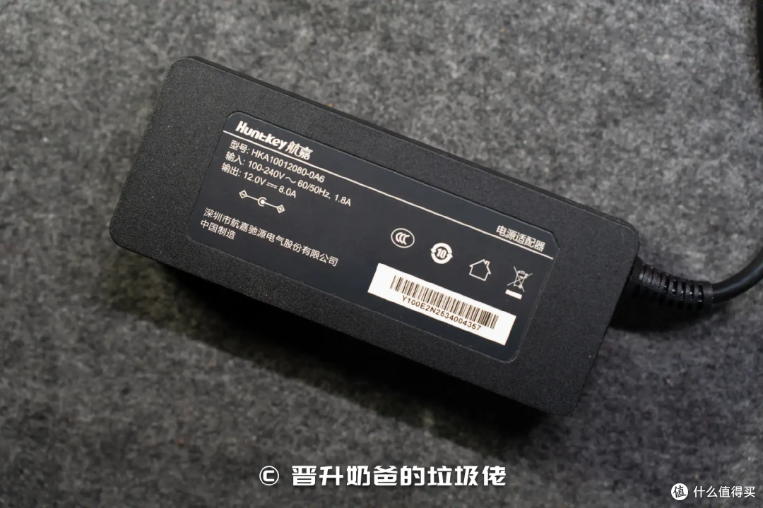 软硬实力全面提升，极空间AI NAS新品Z4Pro+，家庭记忆时光机