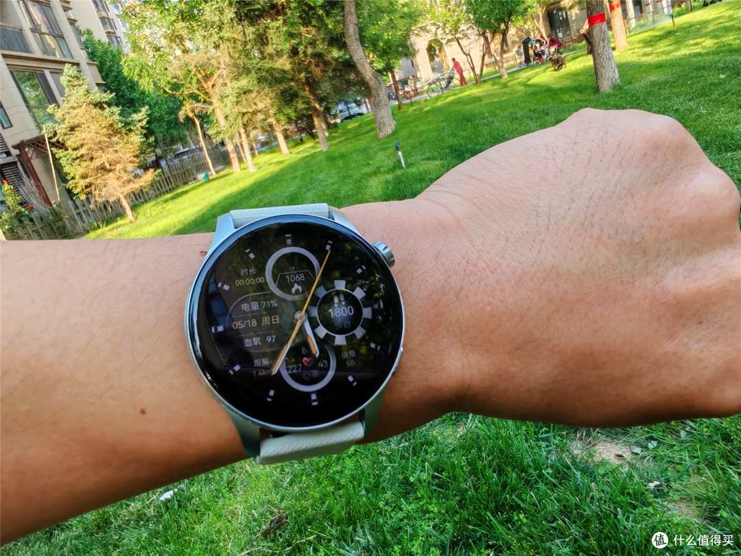 我的第一款宜准智能手表WATCH GT7,好看能通话,还能观影和听歌