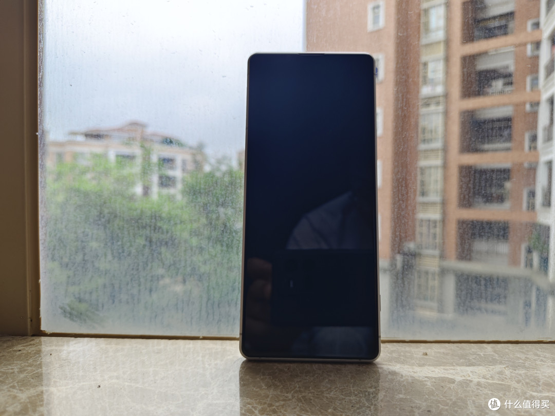 21：9屏幕的机身比例，iPhone当道的瘦长异类