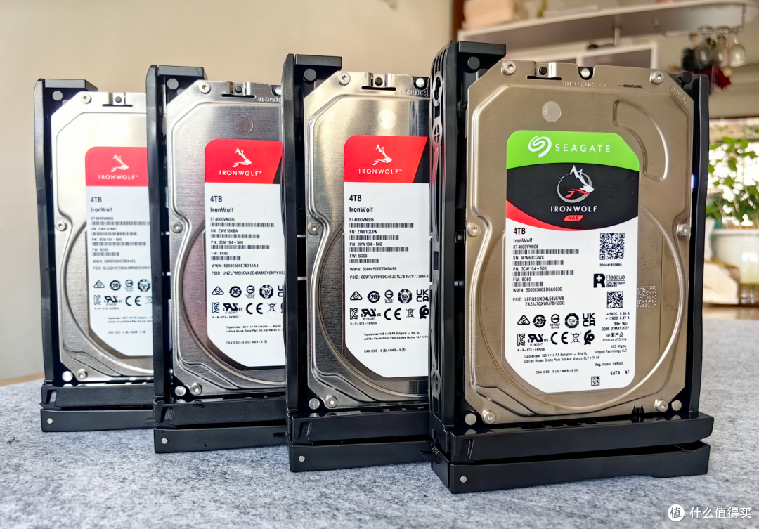 好货不怕拆！极空间Z4Pro+ 实机拆解与功耗实测