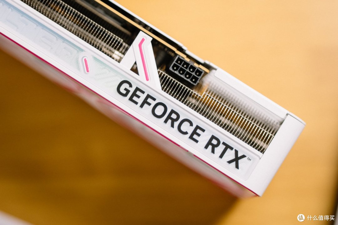 iGame RTX 5060 Ultra W DUO显卡评测:主流新进阶,甜点级质变
