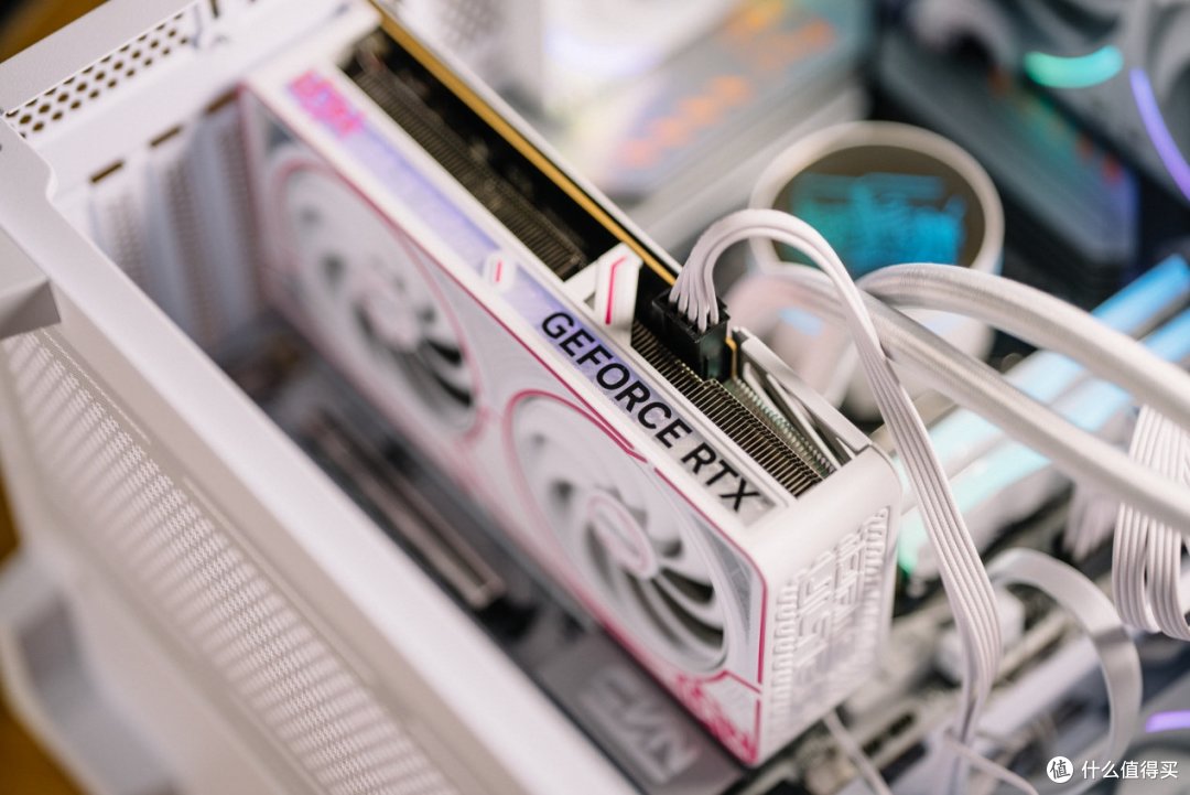 iGame RTX 5060 Ultra W DUO显卡评测:主流新进阶,甜点级质变