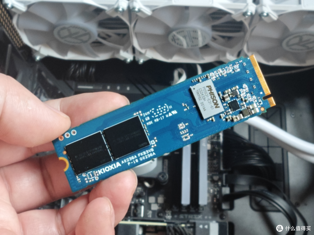 PCIe5.0+4.0 VD10固态硬盘、红点大奖XD20移动固态硬盘限时抢购!