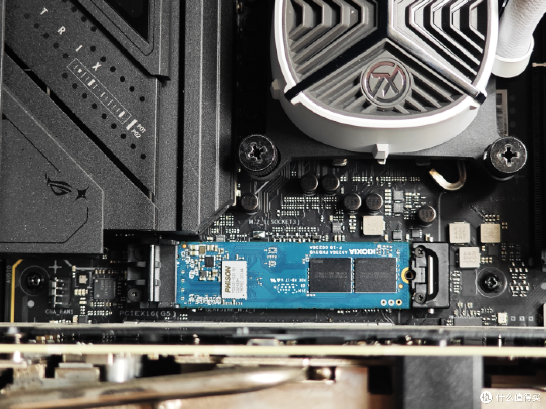 PCIe5.0+4.0 VD10固态硬盘、红点大奖XD20移动固态硬盘限时抢购!