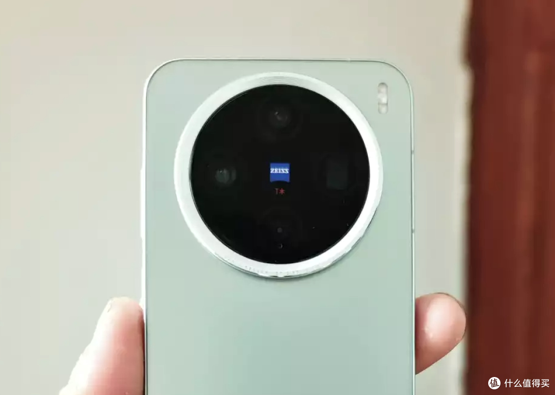 同为小屏旗舰机型,一加13T和vivo X200 Pro mini哪个更值得买