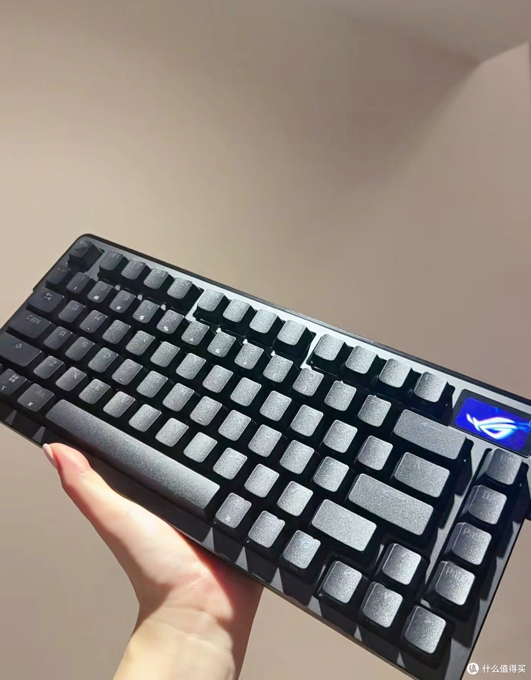 ROG 夜魔 Extreme 机械键盘:旗舰级体验,电竞玩家的理想之选