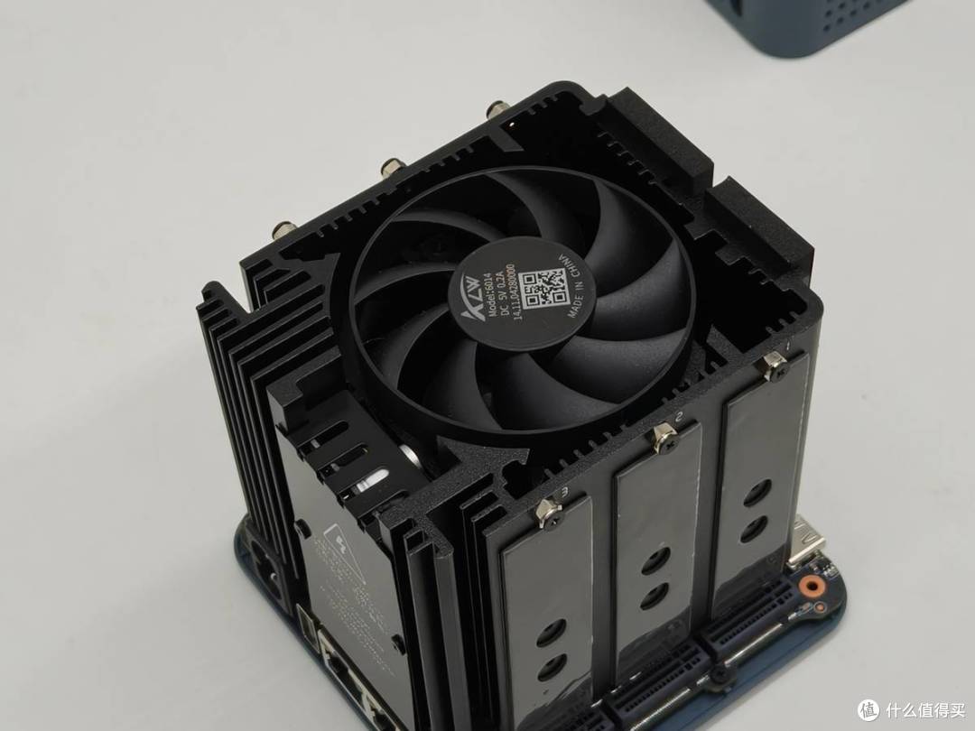 零刻 ME mini:掌心大小的全能存储专家