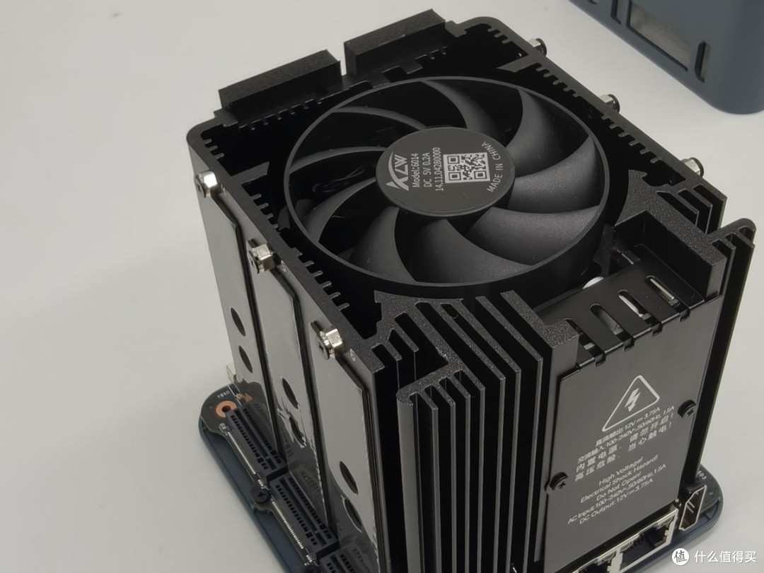 零刻 ME mini:掌心大小的全能存储专家