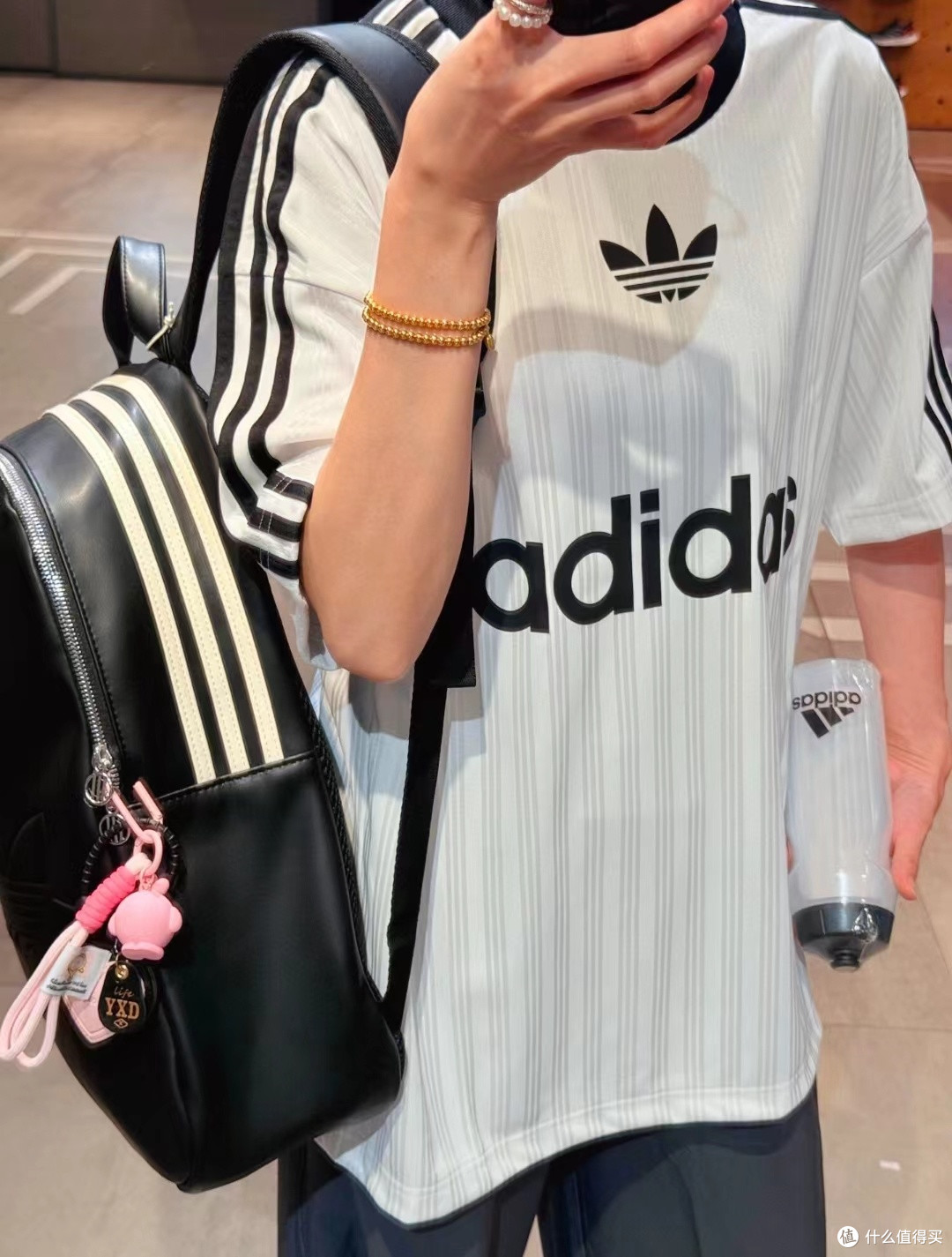 Adidas originals正肩 T 恤,美式复古风范儿