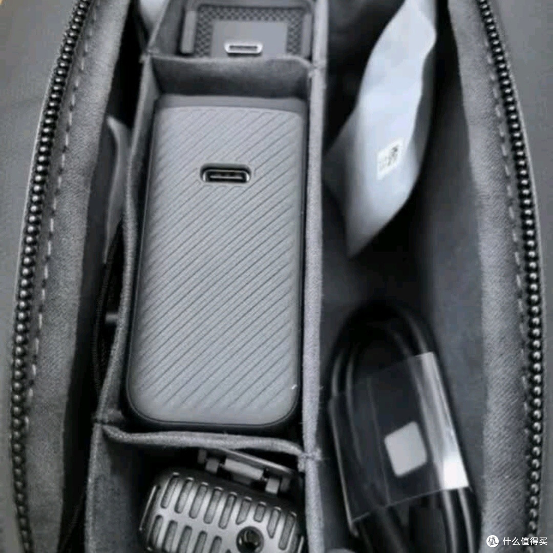大疆 DJI Osmo Pocket 3 标准版:一英寸口袋云台相机