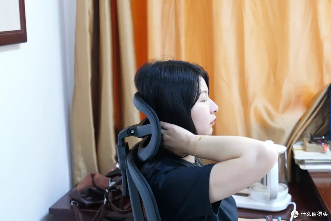 真久坐不累BUFF加持！打工人神器——夏草木Fit人体工学椅体验