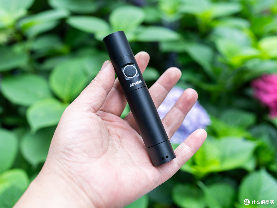 能生火的山力士F2000多功能变焦手电筒上手实测