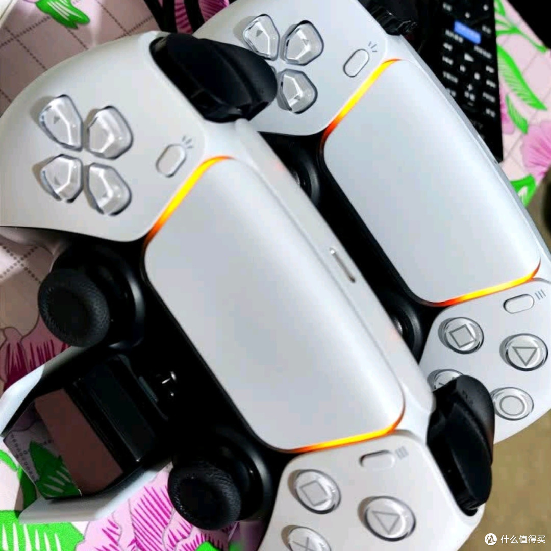 索尼ps5slim游戏机:轻薄身形,卓越性能,端午佳节尽享游戏盛宴