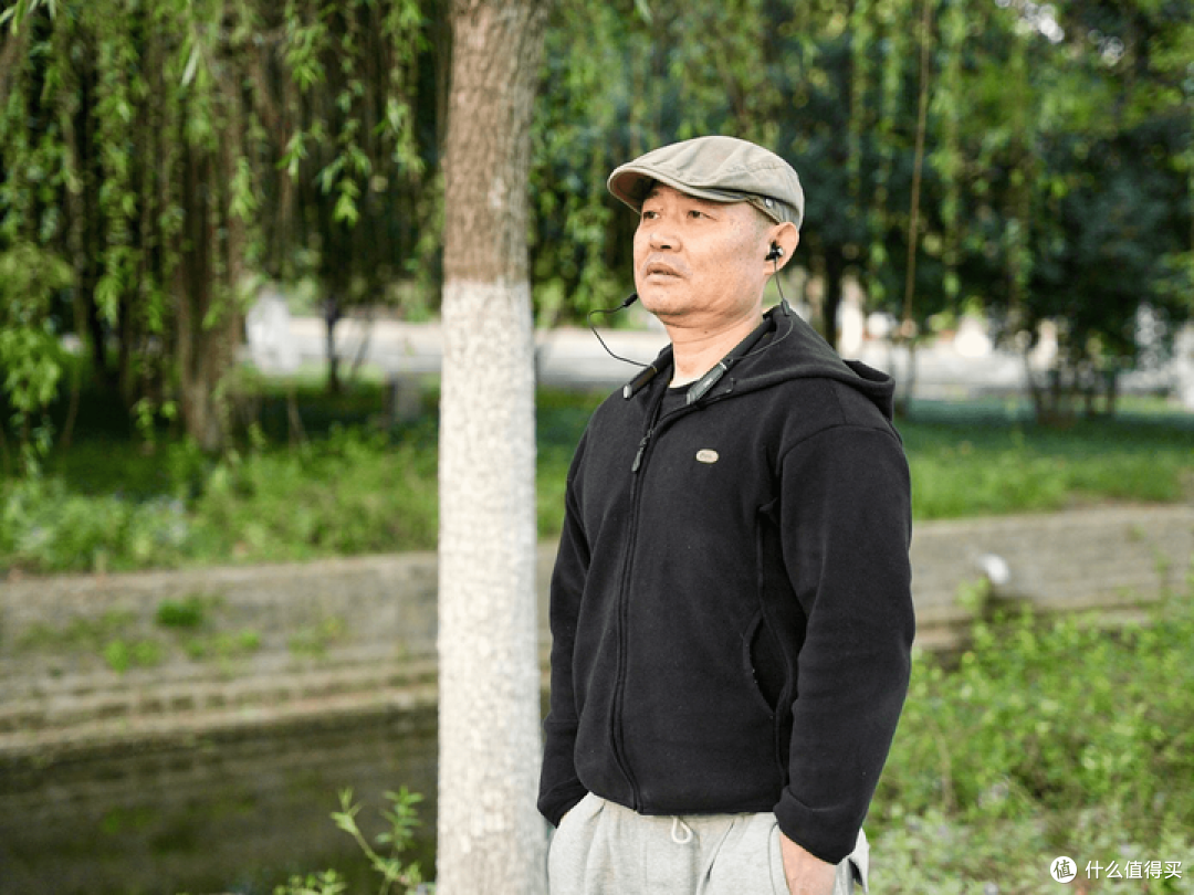 老年人助听器如何选择?助听器价格一般多少钱一个合适?