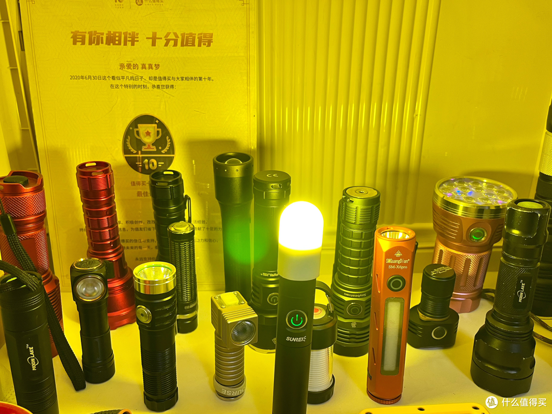 能生火的山力士F2000多功能变焦手电筒上手实测