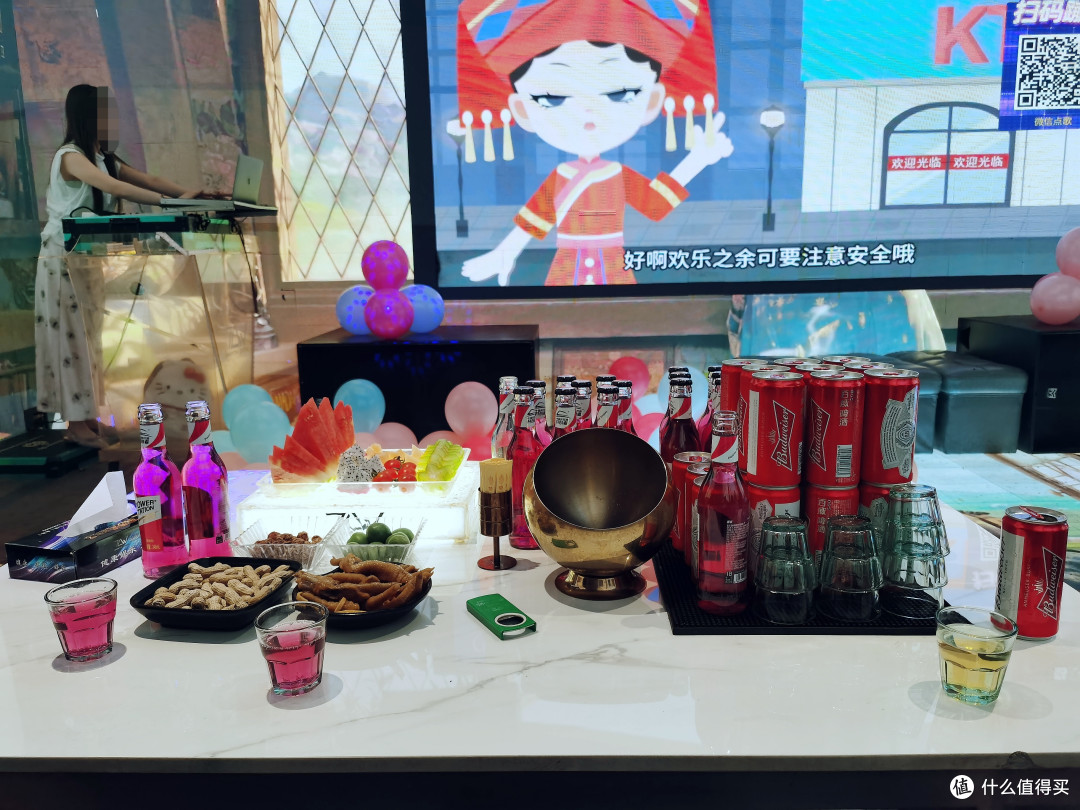 在KTV生日Party酒水推荐：动力火车&百威