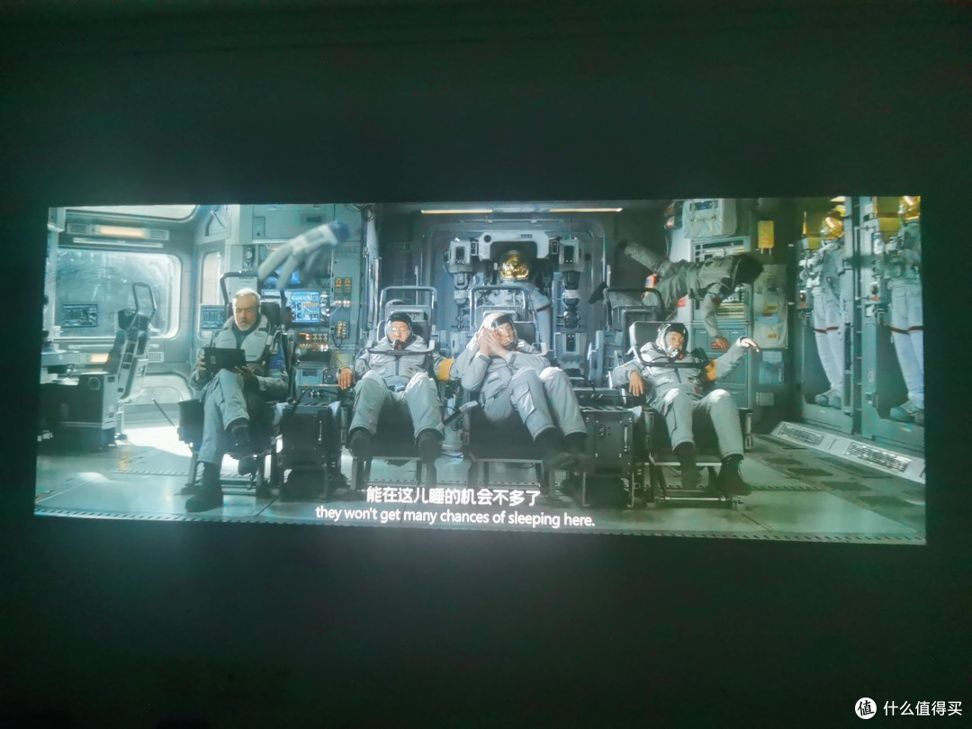 小户型的光影神器,哈趣H3云台投影仪深度实测,让我和电视说拜拜。