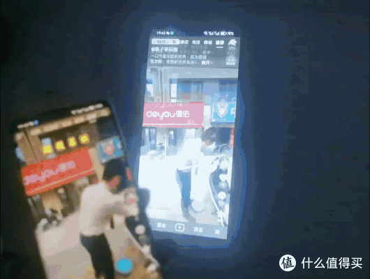 小户型的光影神器,哈趣H3云台投影仪深度实测,让我和电视说拜拜。
