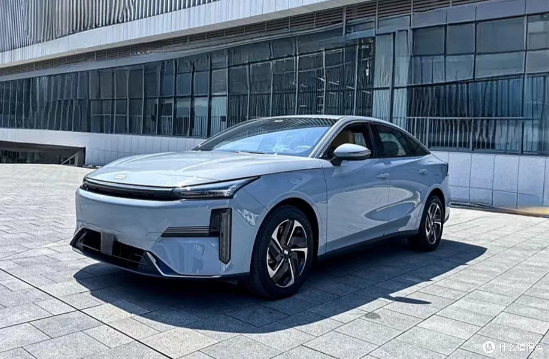 可做家庭的第一辆车:吉利银河L6