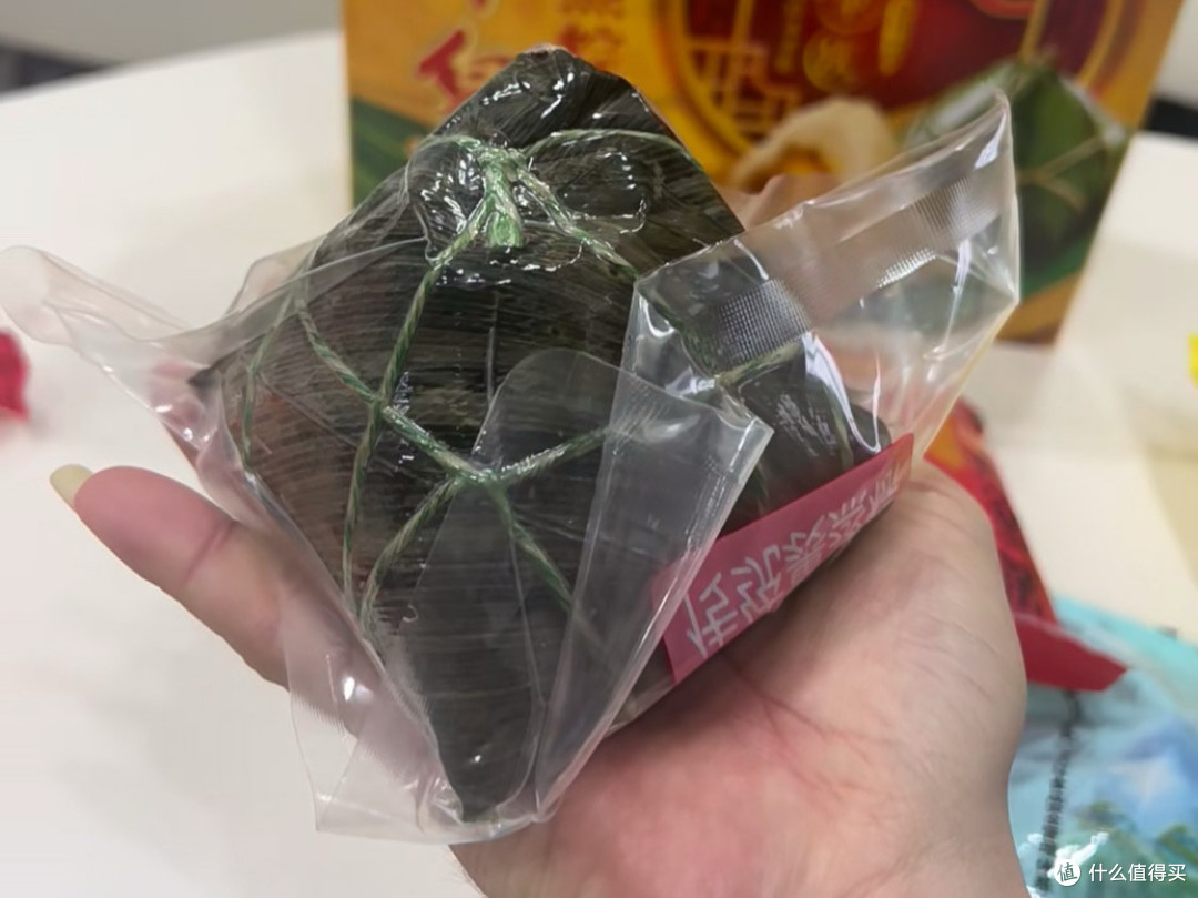 一次吃个够!皇中皇获奖名点礼盒,五种粽子装满整整1950克!
