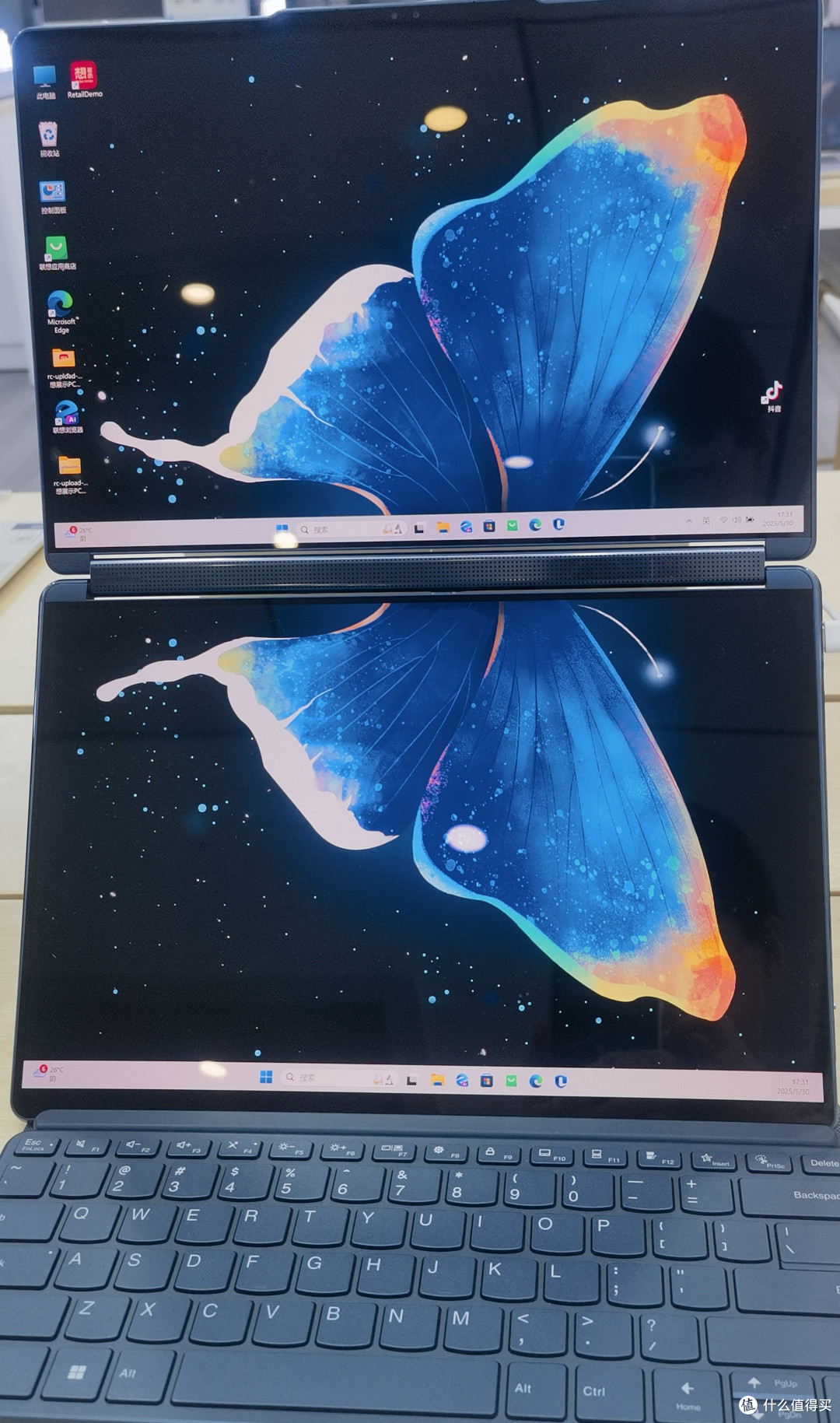 联想YOGA Book 9i AI元启开启双屏交互新体验
