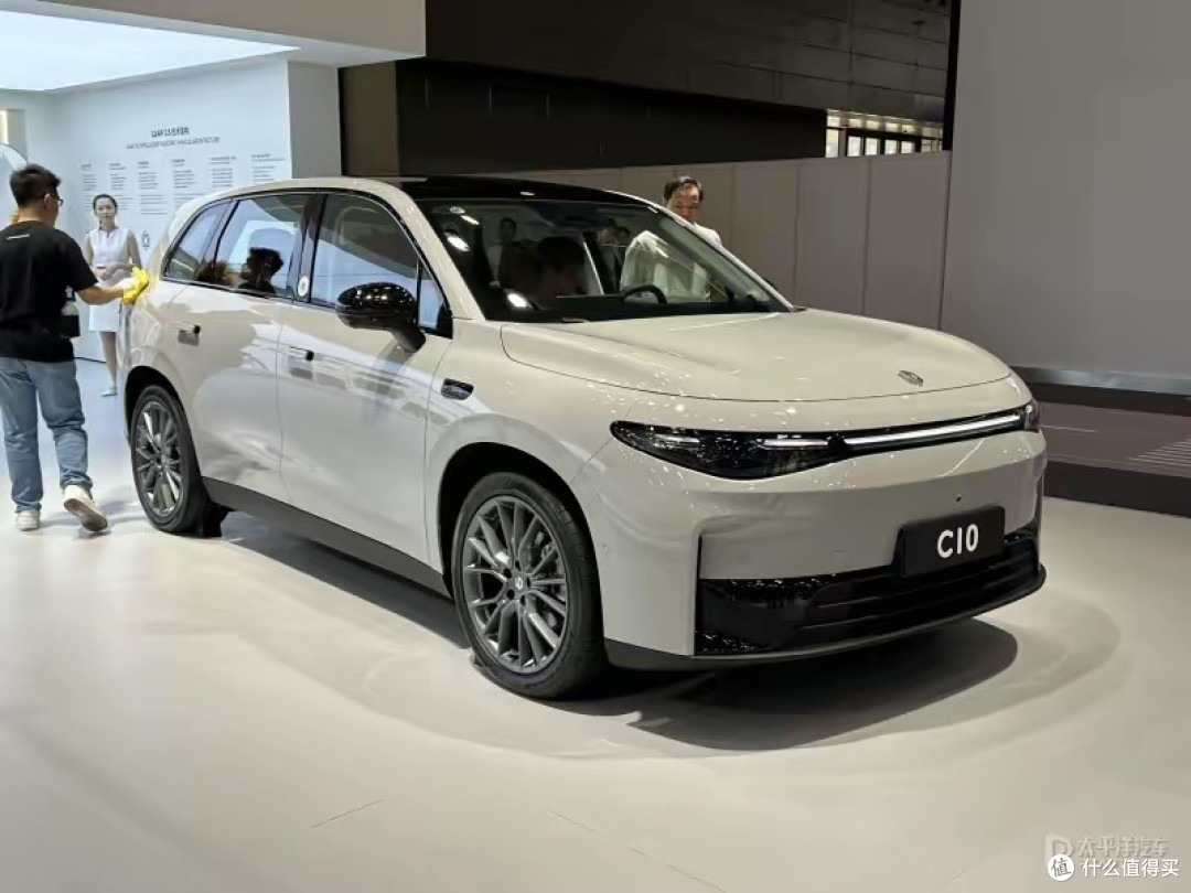2026款零跑C10上市 售价12.28-14.28万元