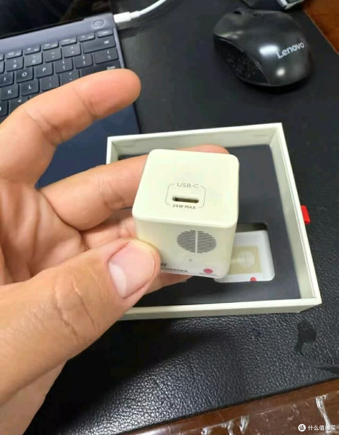 制糖工厂35W氮化镓充电器评测:小巧高效的多设备快充解决方案