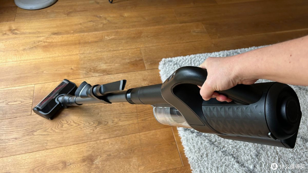 家用吸尘器买哪款不后悔?三大品牌横向对比指南