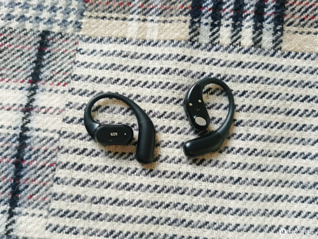 轻盈舒适,音质出众,蛇圣羚月耳挂式蓝牙耳机使用体验