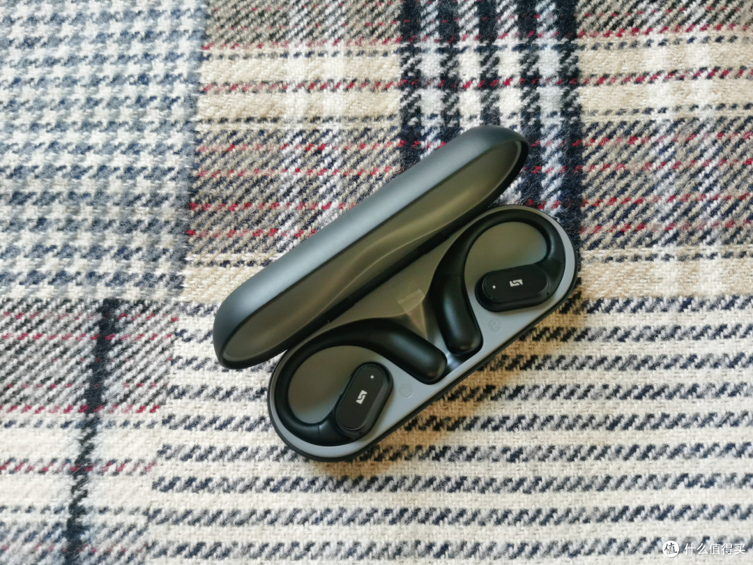 轻盈舒适,音质出众,蛇圣羚月耳挂式蓝牙耳机使用体验