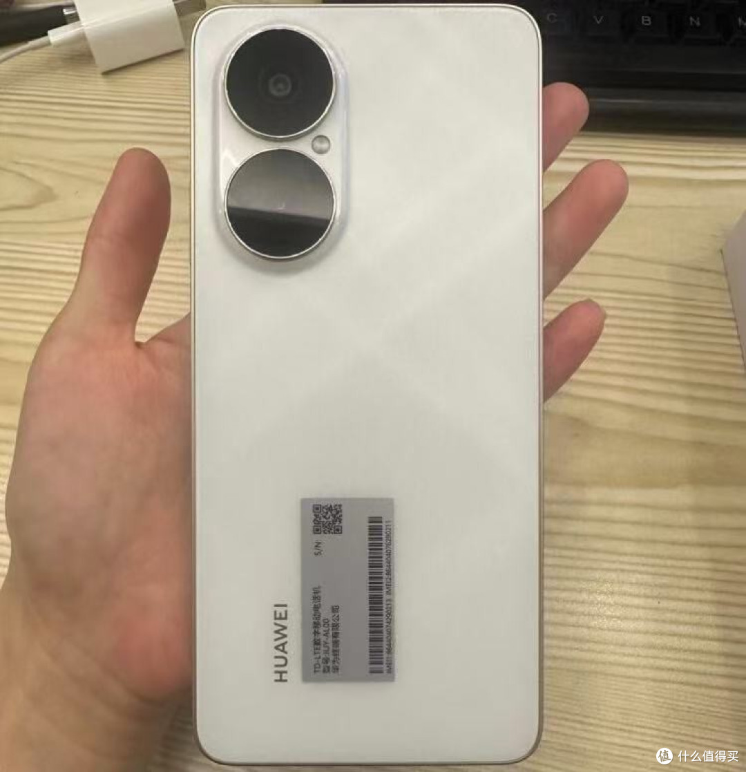 华为出手了，6620mAh+鸿蒙系统+LCD护眼屏，跌至908元