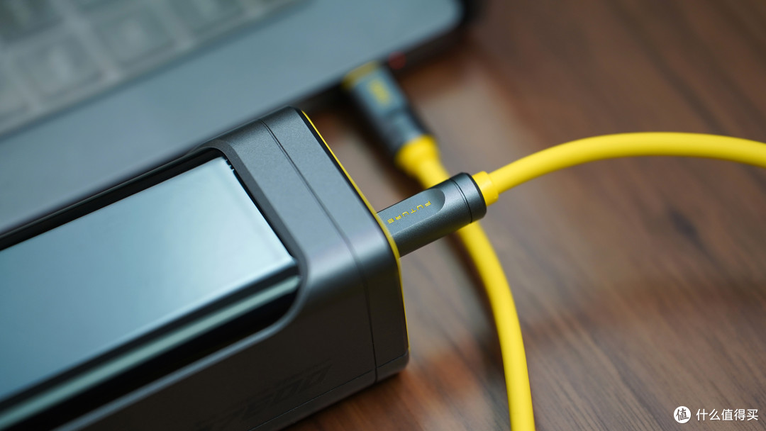 Aohi奥海阿多尼斯USB4雷电5数据线测评:速度与耐力的终极融合